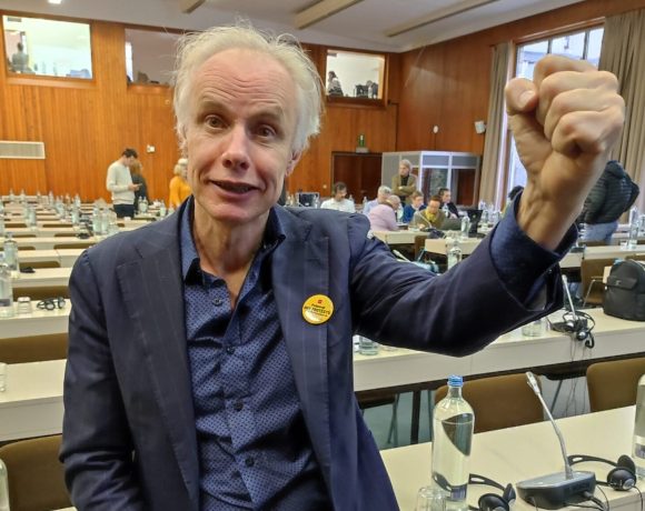 Генеральний секретар Європейської федерації профспілок громадського обслуговування (ЄФПГО) (EPSU) Ян Віллем Ґаудріаан звернувся листом до Прем’єр-міністра України Дениса Шмигаля щодо захоплення майна профспілок і наступу на свободу об'єднання